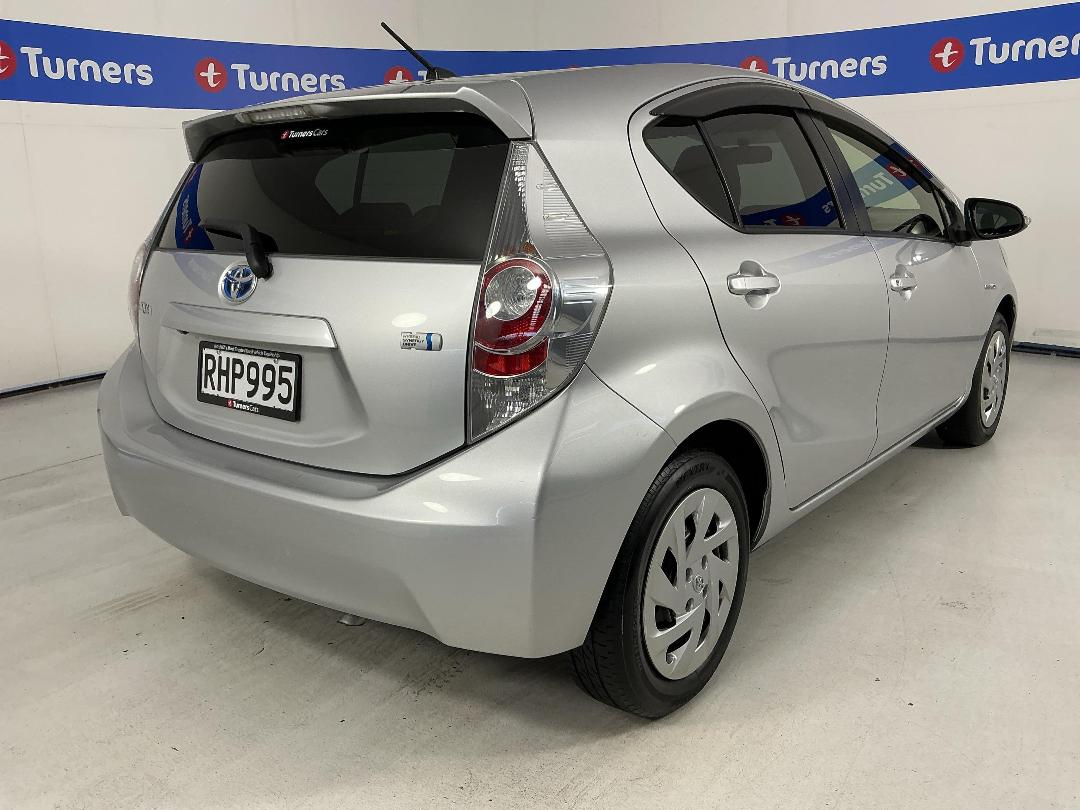 Photo '7' of Toyota Aqua