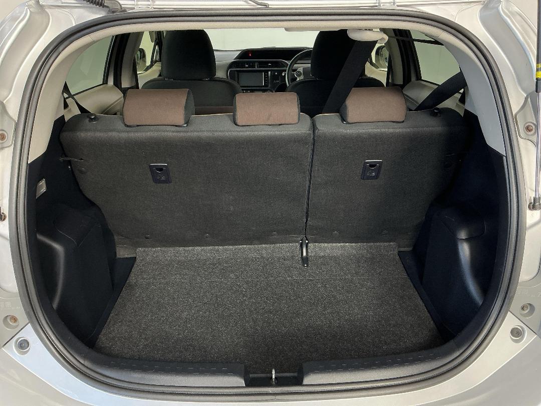 Photo '14' of Toyota Aqua