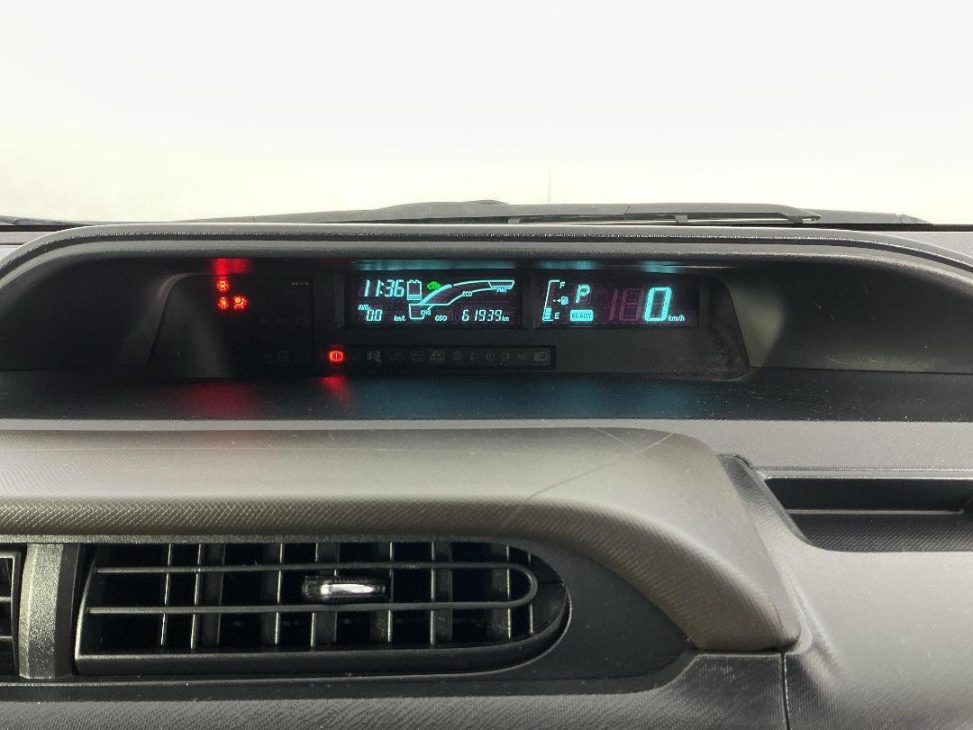 Photo '21' of Toyota Aqua