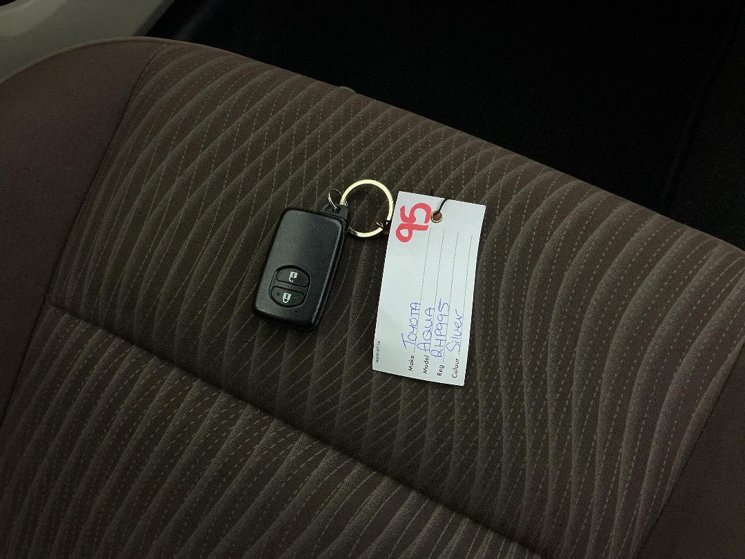 Photo '22' of Toyota Aqua