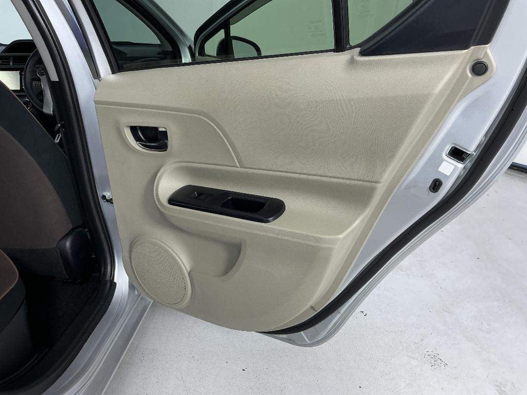 Photo '19' of Toyota Aqua