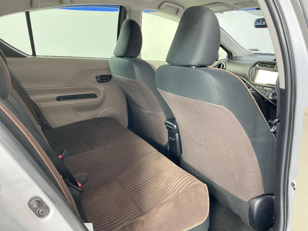 Photo '20' of Toyota Aqua