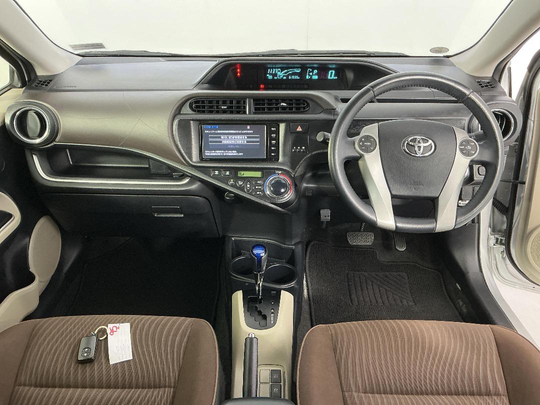 Photo '17' of Toyota Aqua