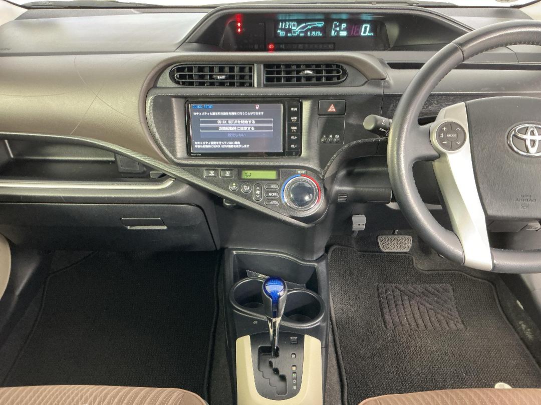 Photo '18' of Toyota Aqua