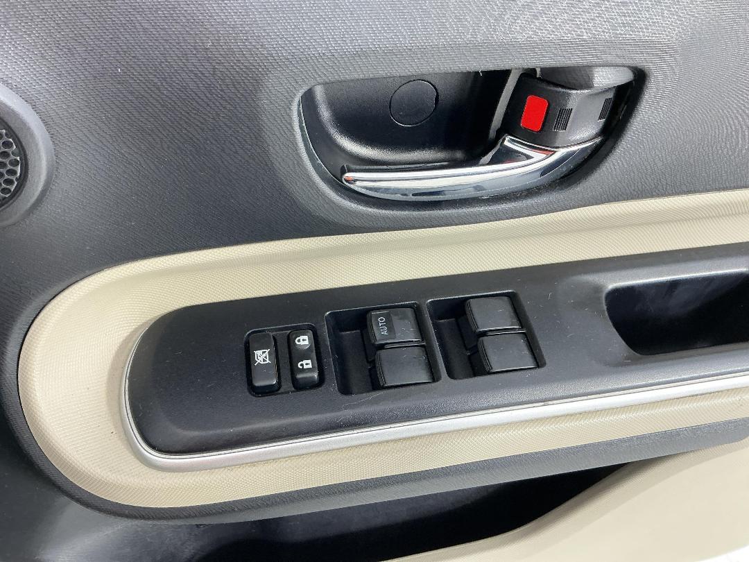 Photo '25' of Toyota Aqua