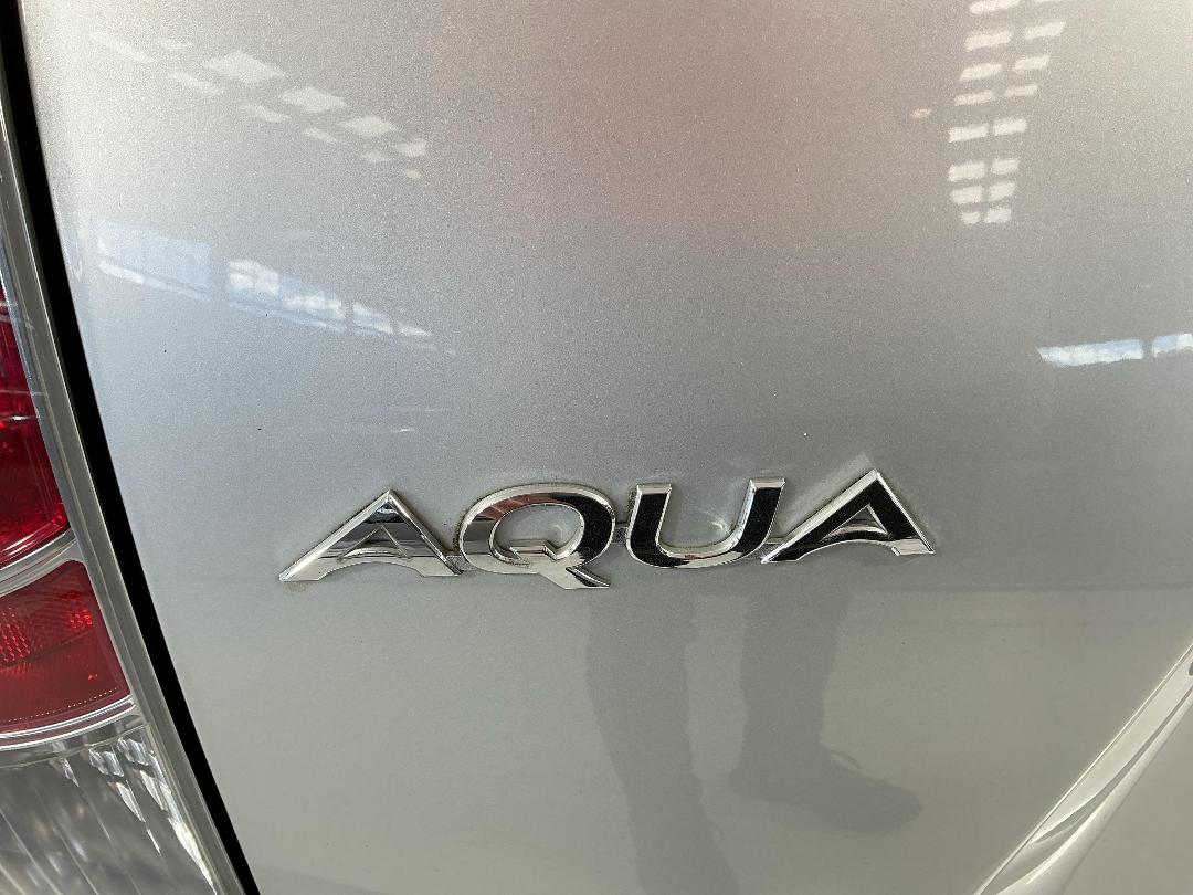 Photo '28' of Toyota Aqua