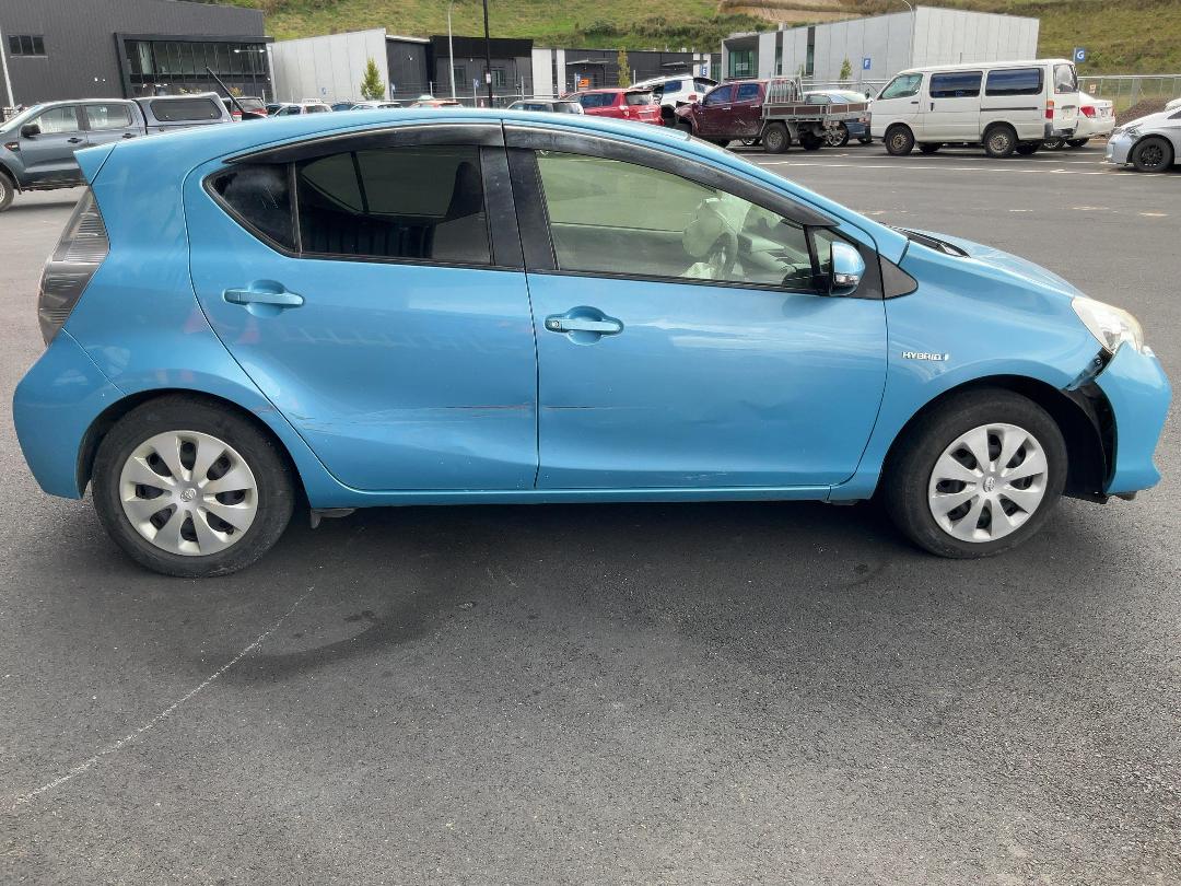 Photo '8' of Toyota Aqua Photo '8' of Toyota Aqua