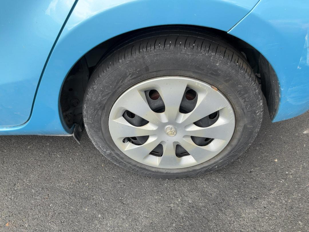 Photo '12' of Toyota Aqua Photo '12' of Toyota Aqua