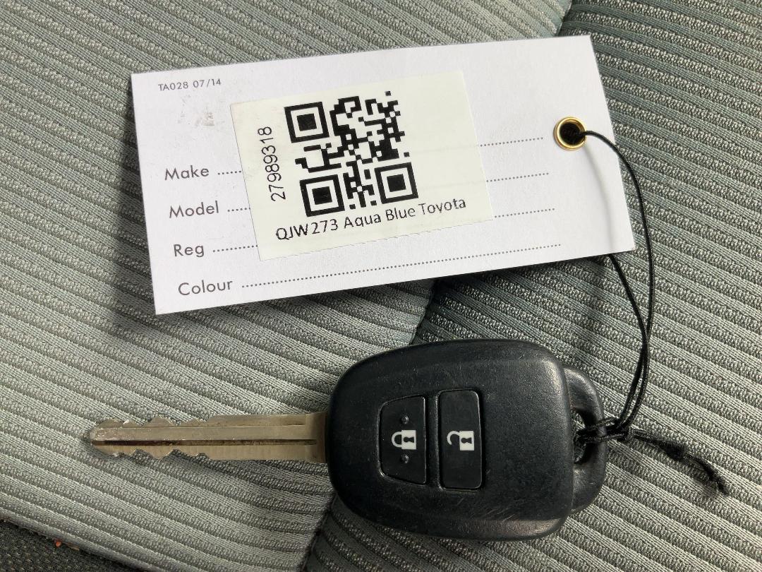 Photo '29' of Toyota Aqua Photo '29' of Toyota Aqua