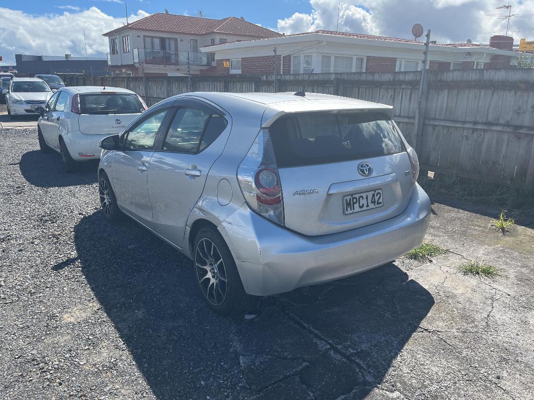 Photo '4' of Toyota Aqua Photo '4' of Toyota Aqua