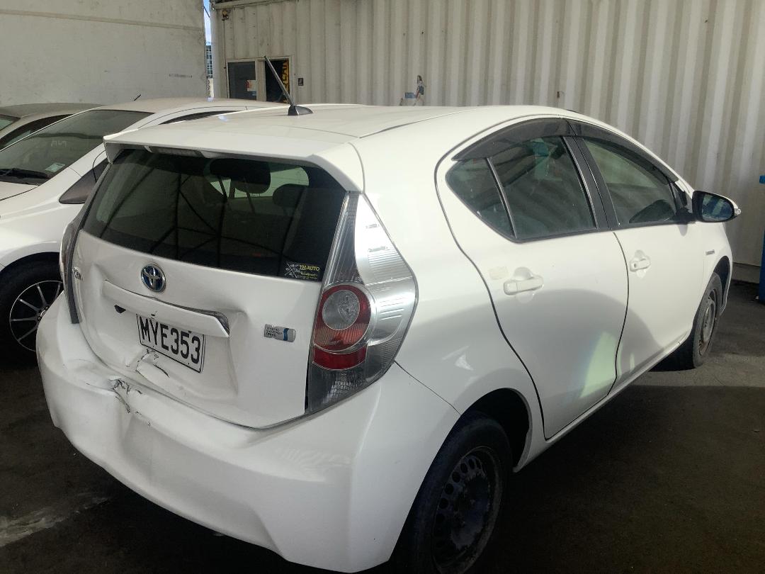 Photo '5' of Toyota Aqua Photo '5' of Toyota Aqua