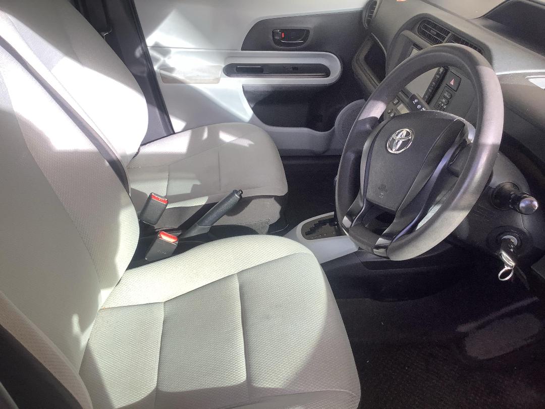 Photo '12' of Toyota Aqua Photo '12' of Toyota Aqua