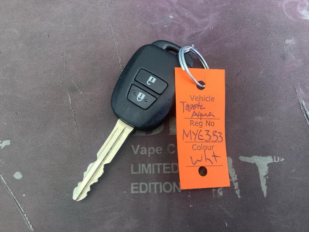 Photo '20' of Toyota Aqua Photo '20' of Toyota Aqua