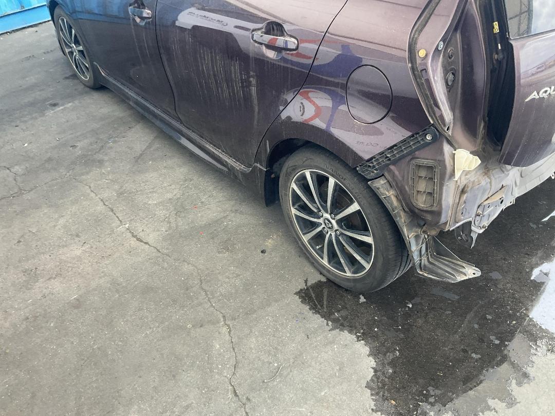 Photo '10' of Toyota Aqua Hybrid Photo '10' of Toyota Aqua Hybrid