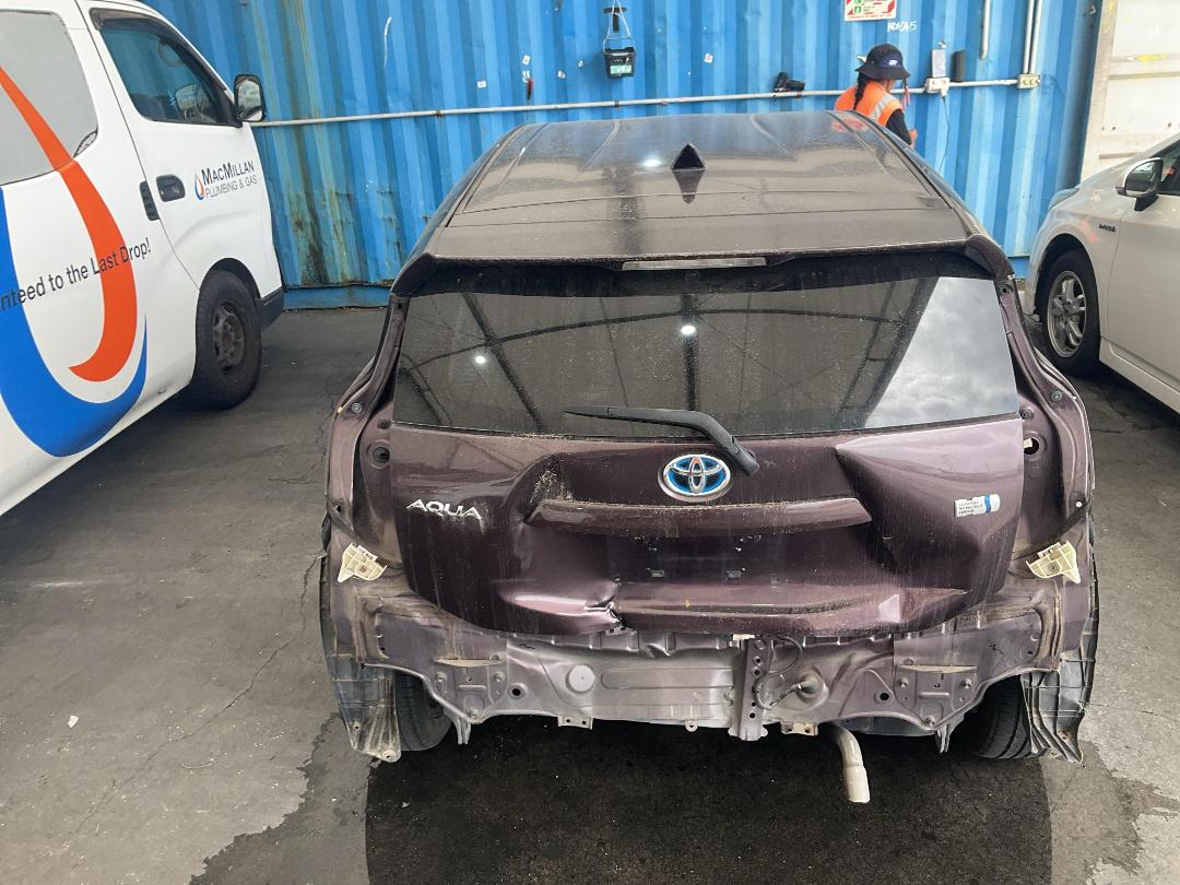 Photo '12' of Toyota Aqua Hybrid Photo '12' of Toyota Aqua Hybrid