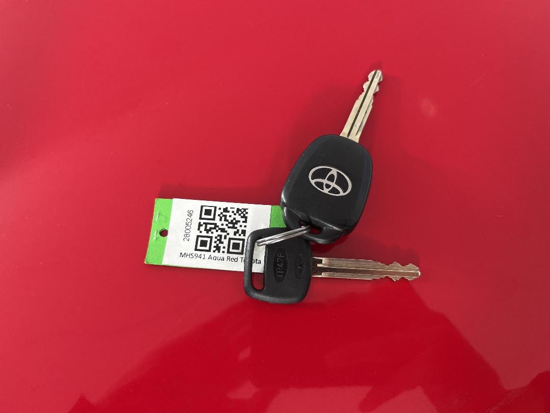 Photo '22' of Toyota Aqua Photo '22' of Toyota Aqua