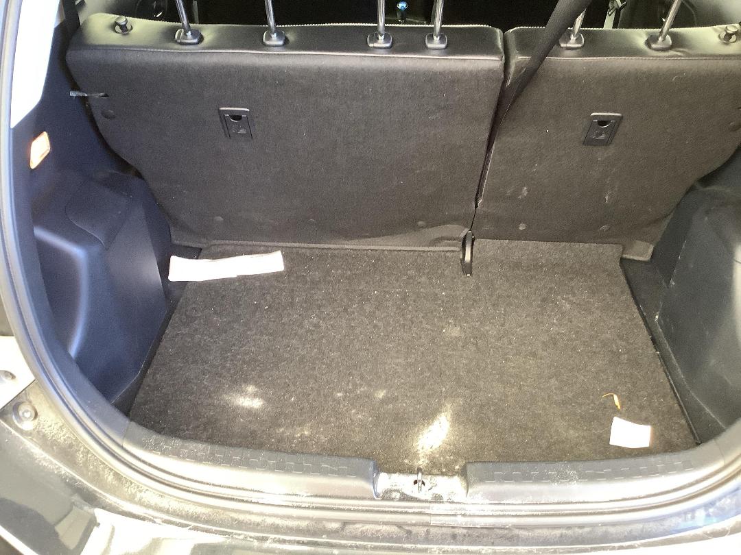 Photo '8' of Toyota Aqua