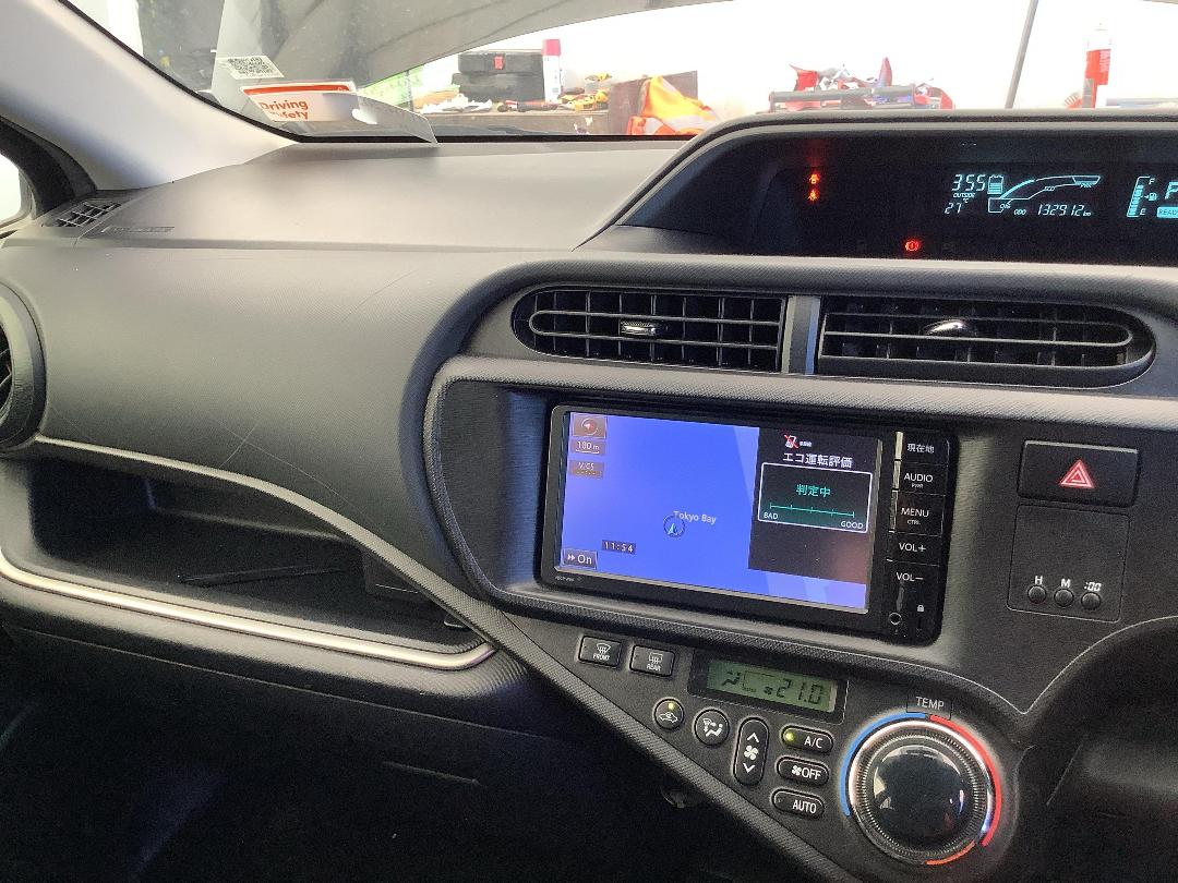 Photo '17' of Toyota Aqua