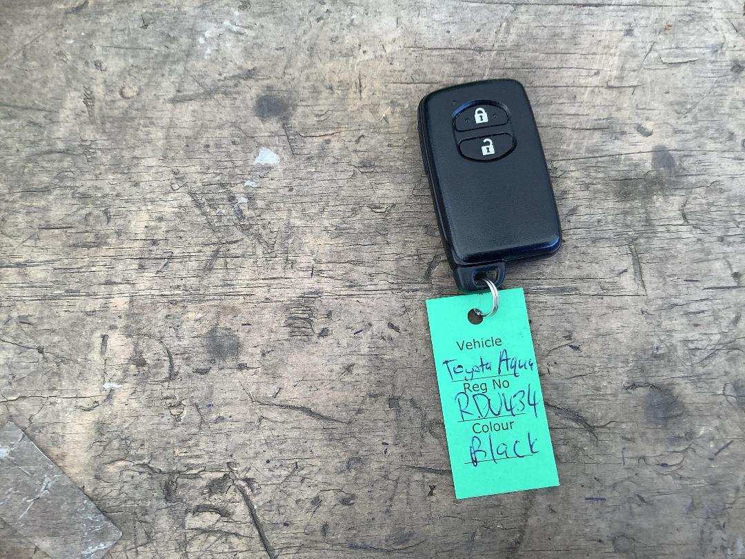 Photo '18' of Toyota Aqua