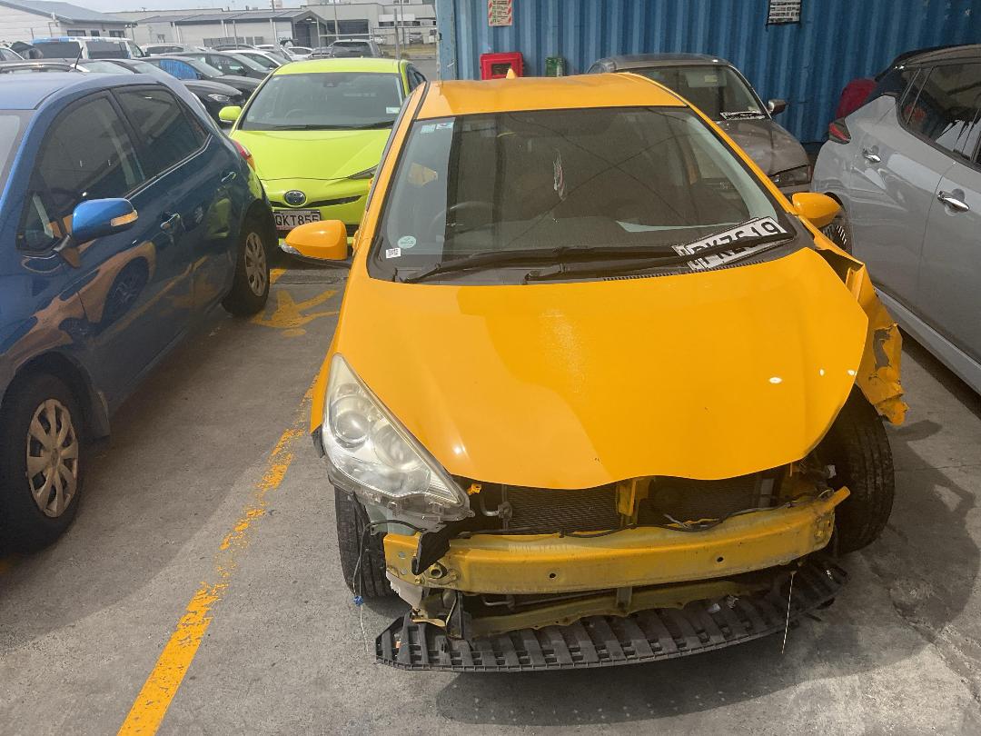 Photo '4' of Toyota Aqua Hybrid