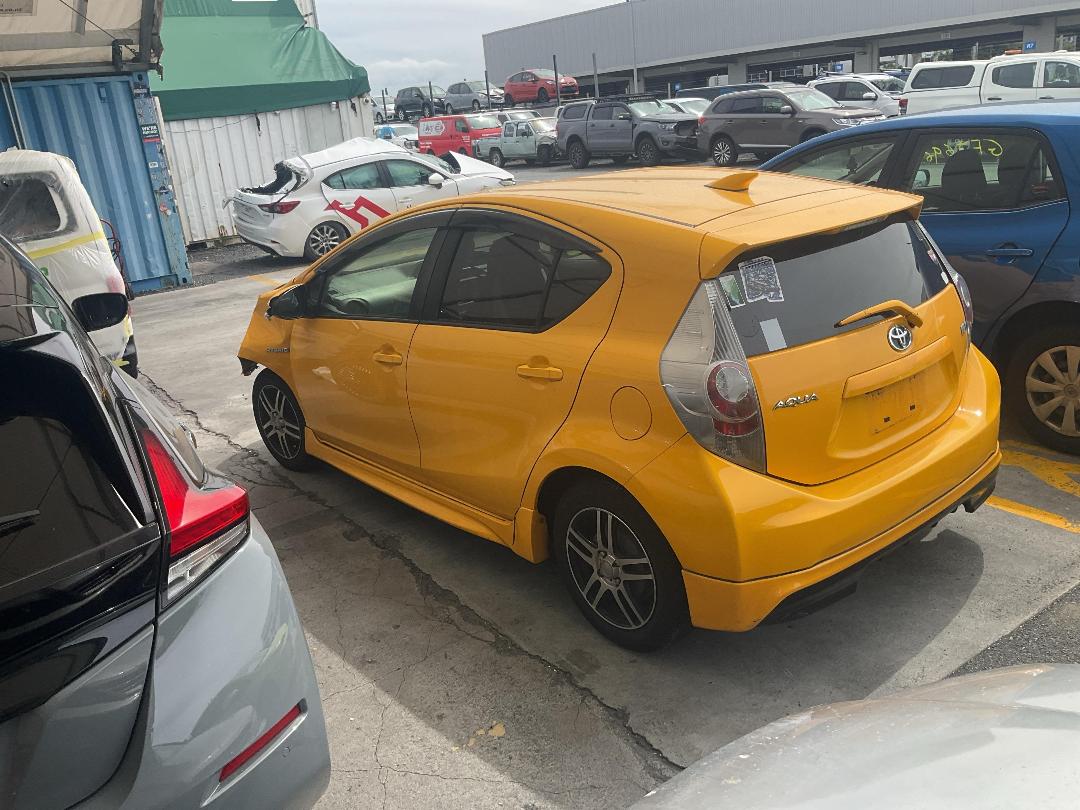 Photo '9' of Toyota Aqua Hybrid