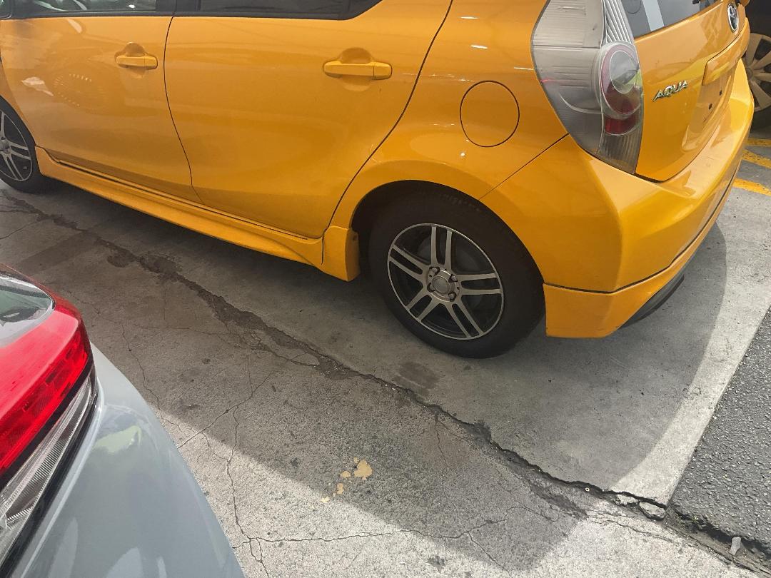 Photo '10' of Toyota Aqua Hybrid