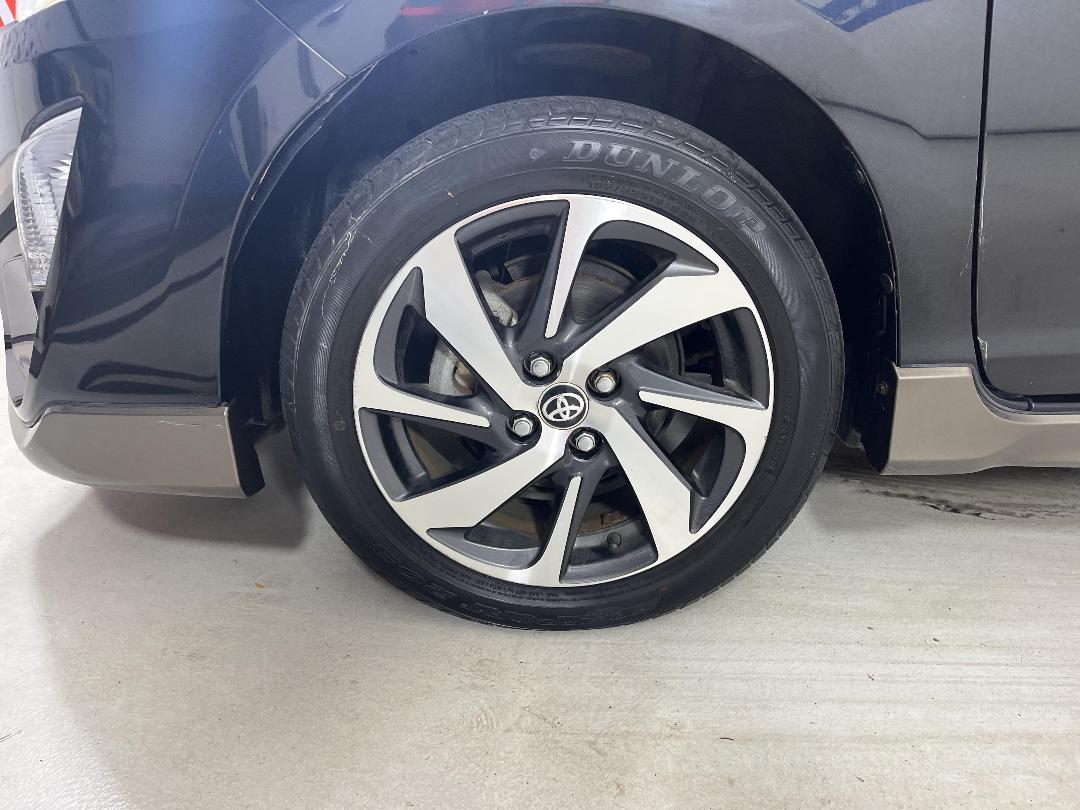 Photo '10' of Toyota Aqua Photo '10' of Toyota Aqua