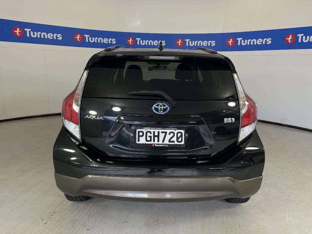 Photo '6' of Toyota Aqua Photo '6' of Toyota Aqua