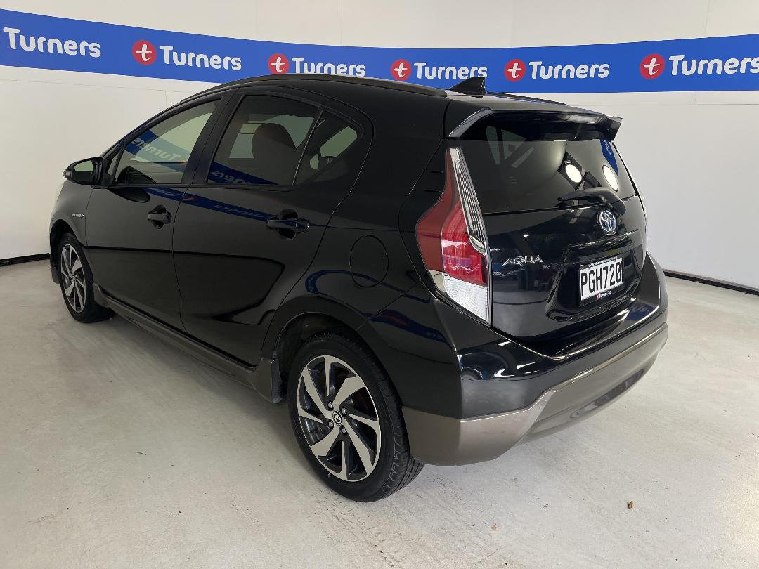 Photo '5' of Toyota Aqua Photo '5' of Toyota Aqua