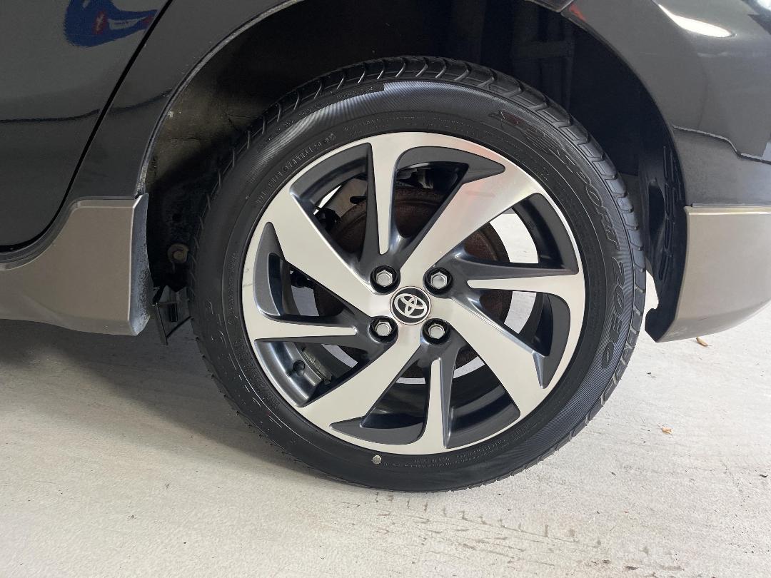 Photo '11' of Toyota Aqua Photo '11' of Toyota Aqua