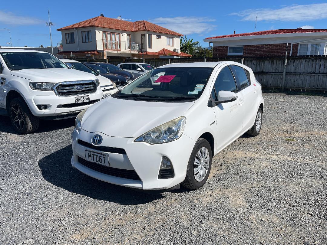 Photo '3' of Toyota Aqua