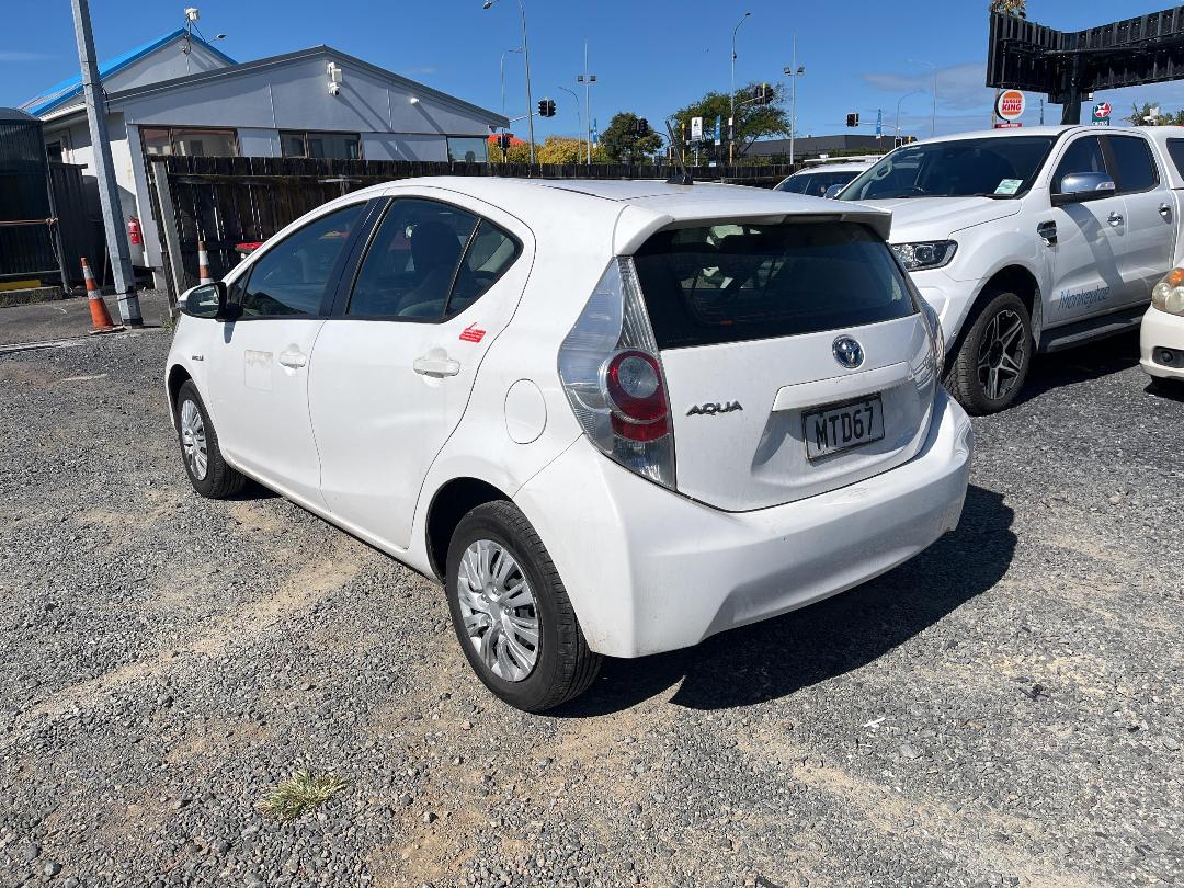 Photo '4' of Toyota Aqua