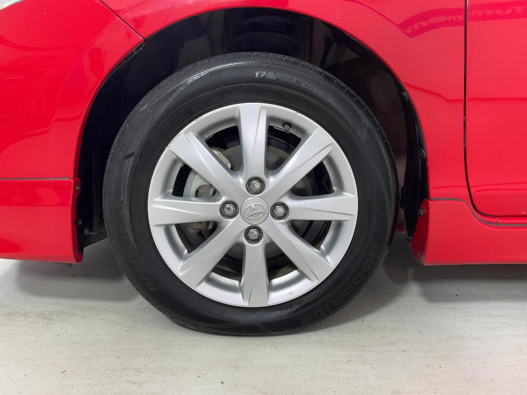 Photo '10' of Toyota Aqua Photo '10' of Toyota Aqua