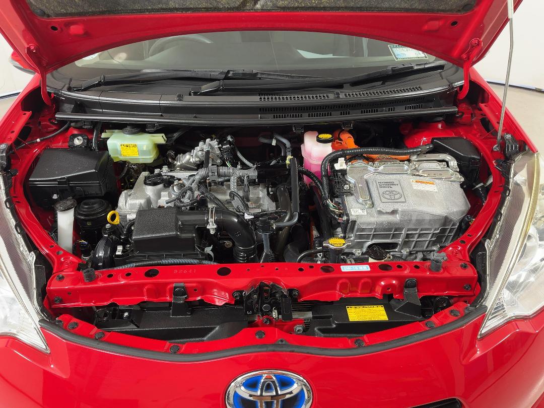 Photo '13' of Toyota Aqua Photo '13' of Toyota Aqua