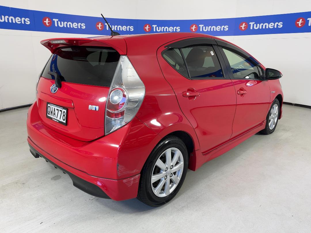 Photo '7' of Toyota Aqua Photo '7' of Toyota Aqua