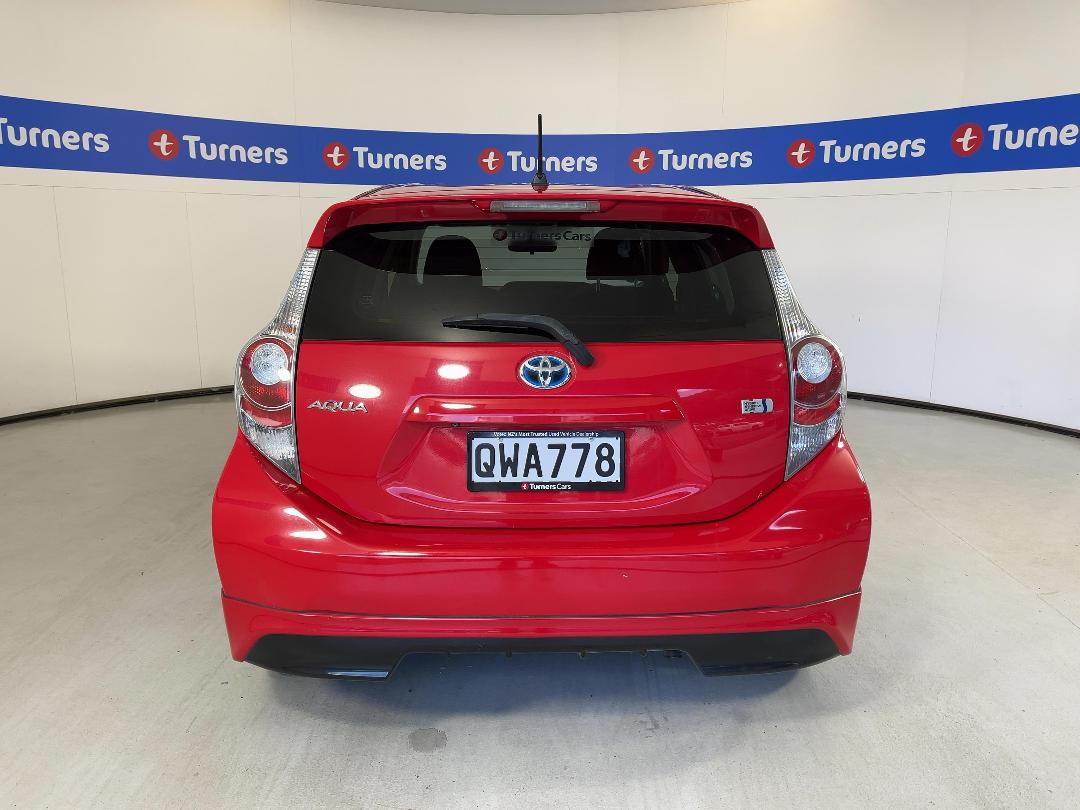 Photo '6' of Toyota Aqua Photo '6' of Toyota Aqua