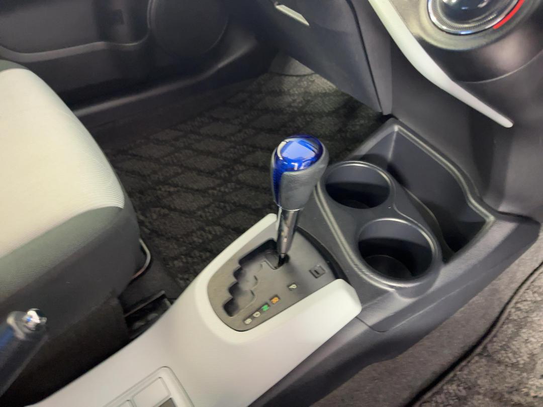 Photo '18' of Toyota Aqua Photo '18' of Toyota Aqua