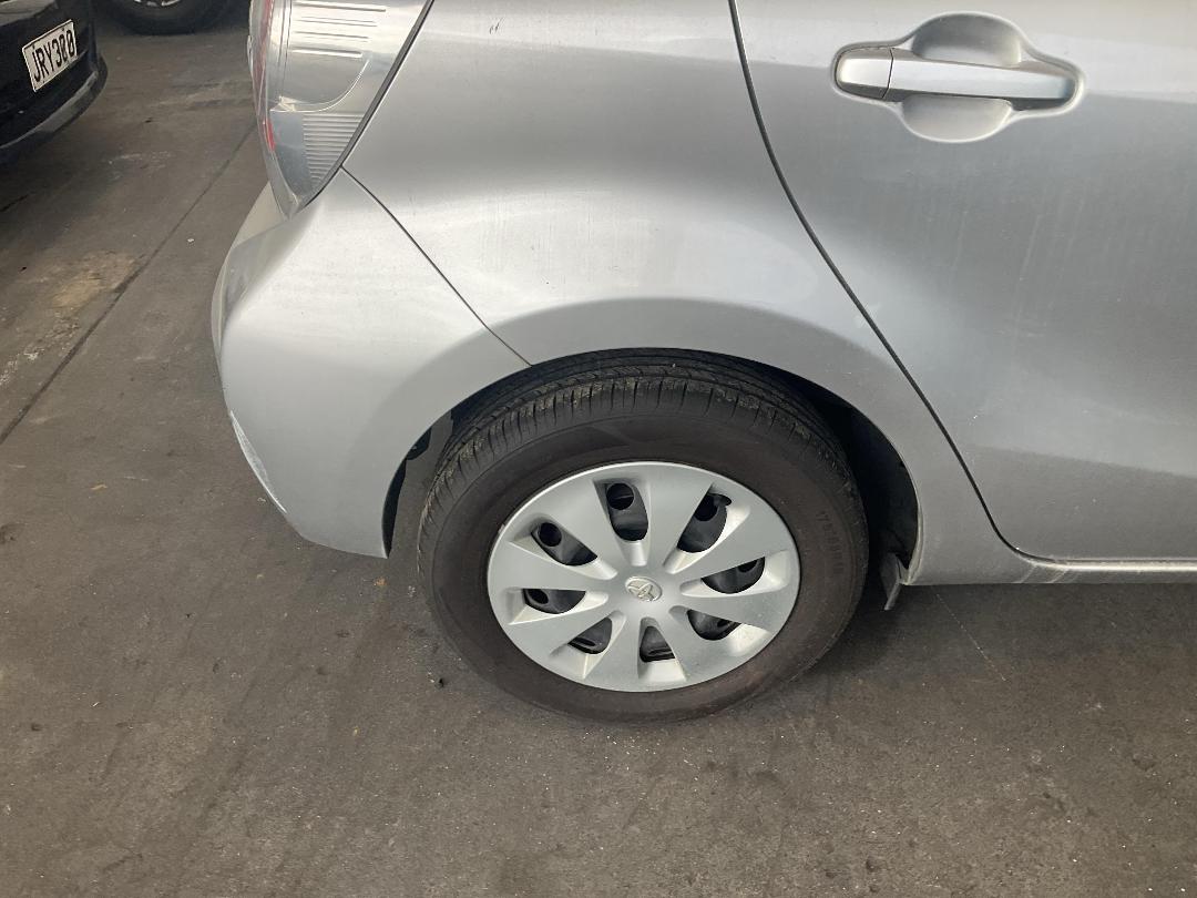 Photo '8' of Toyota Aqua