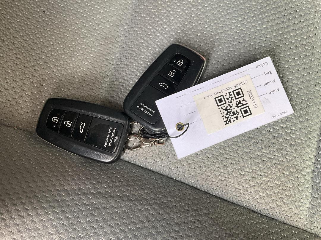 Photo '14' of Toyota Aqua