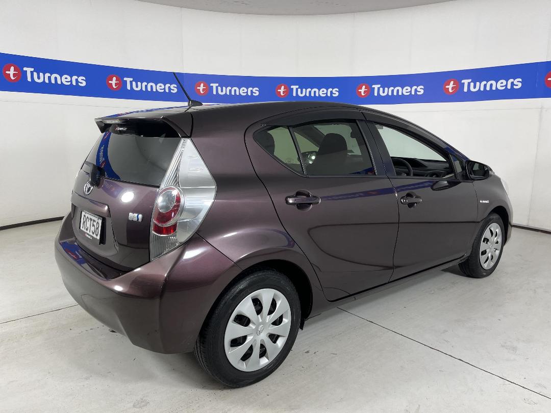 Photo '7' of Toyota Aqua