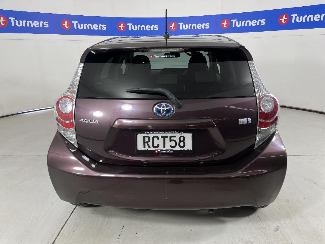 Photo '6' of Toyota Aqua