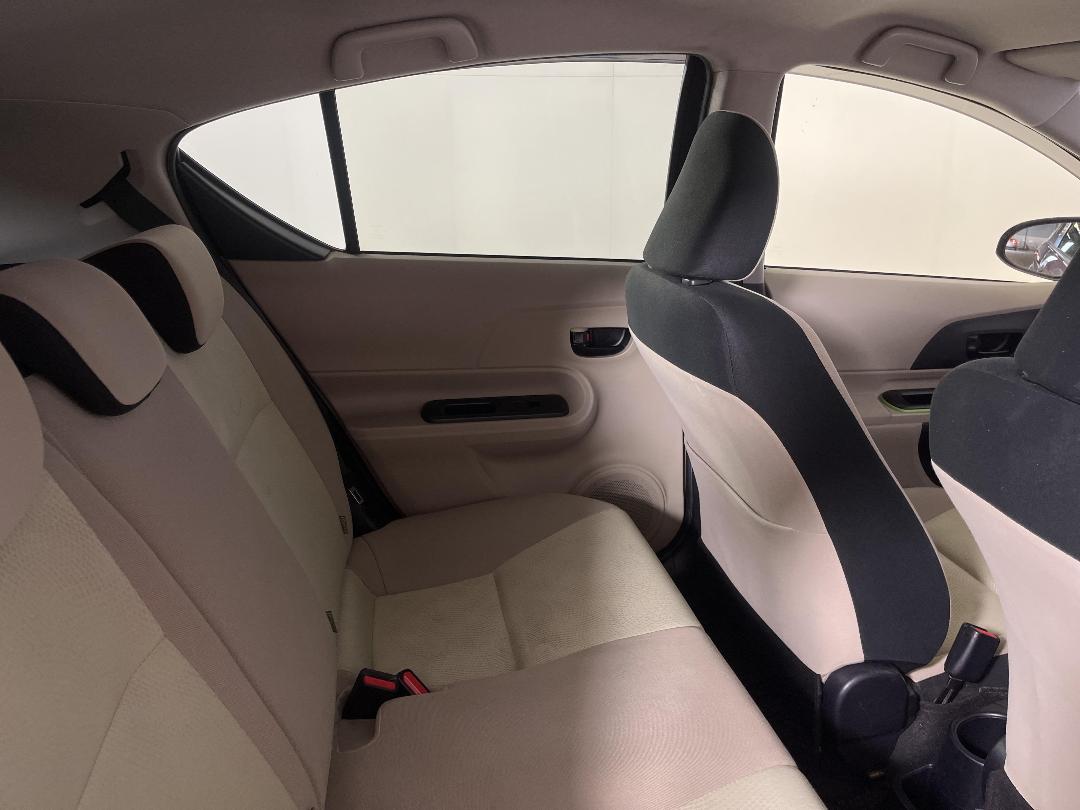 Photo '20' of Toyota Aqua