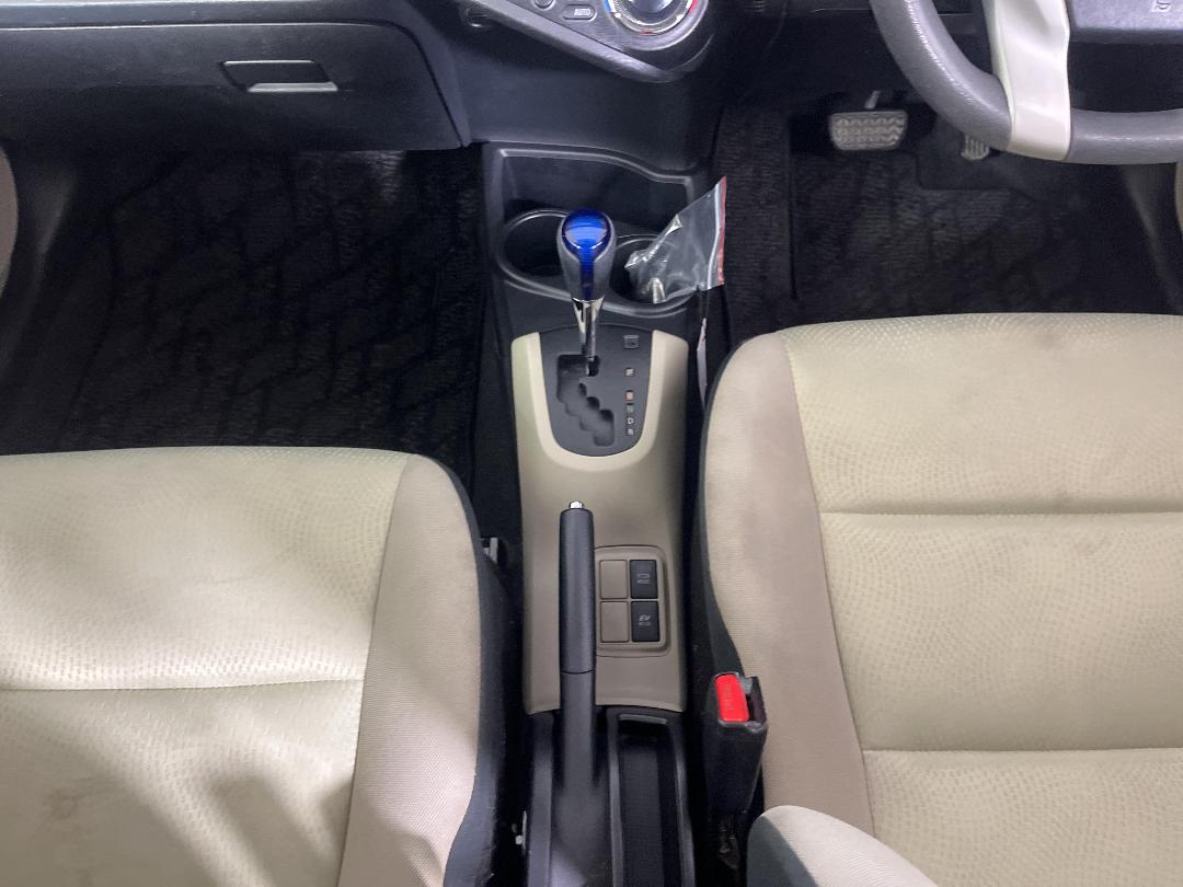 Photo '23' of Toyota Aqua