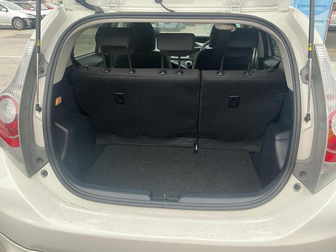 Photo '10' of Toyota Aqua