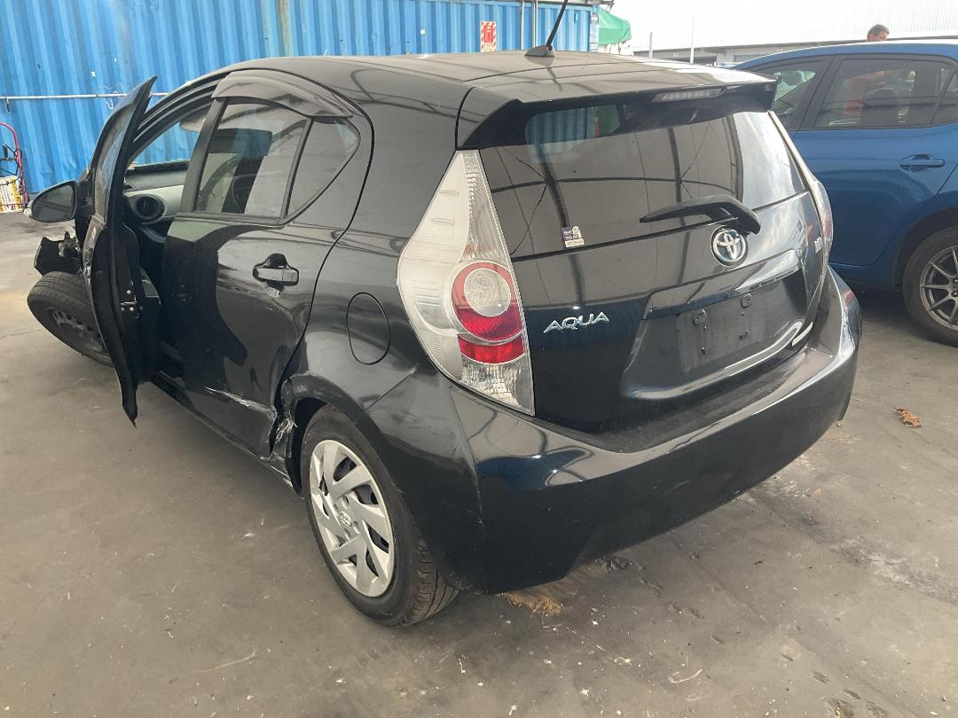 Photo '4' of Toyota Aqua