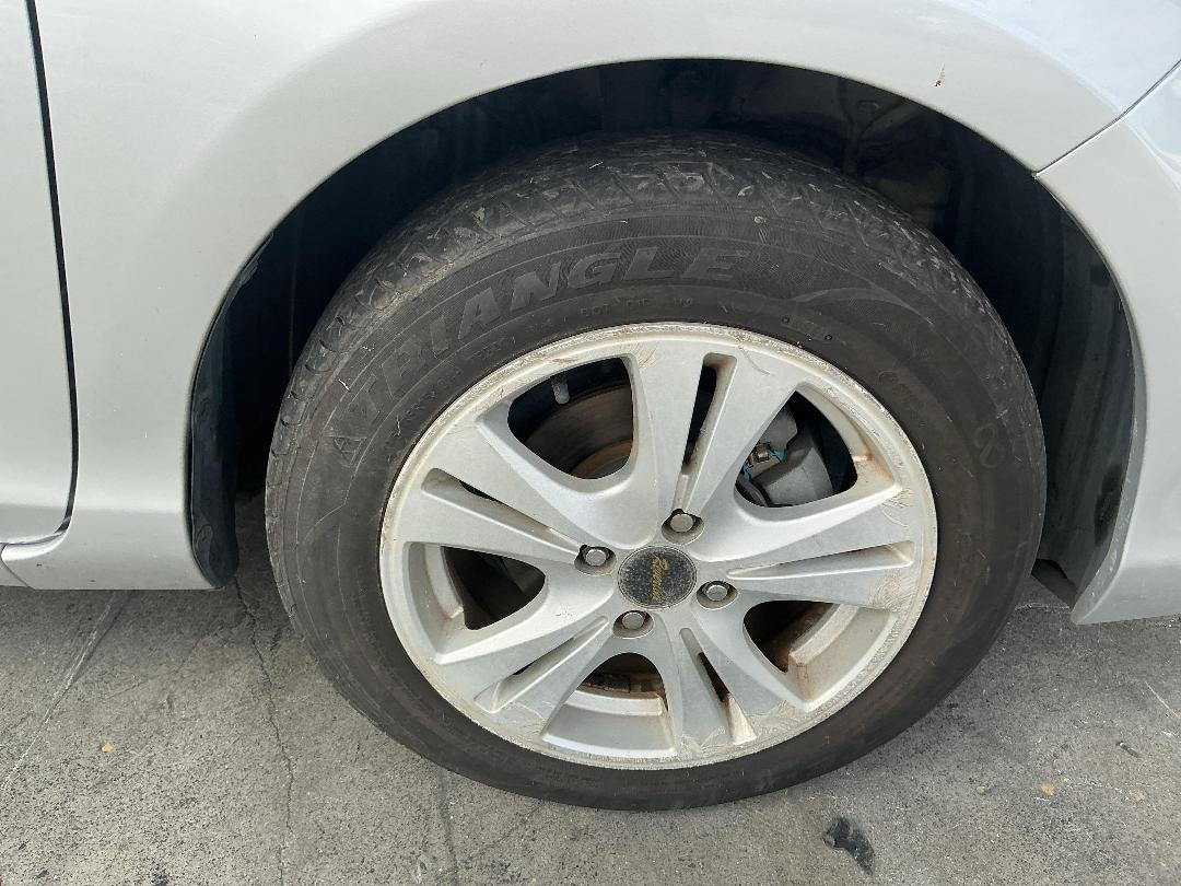 Photo '14' of Toyota Aqua