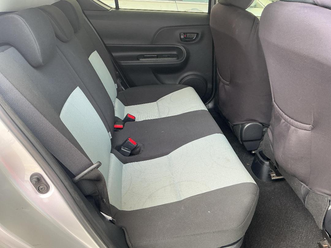 Photo '22' of Toyota Aqua