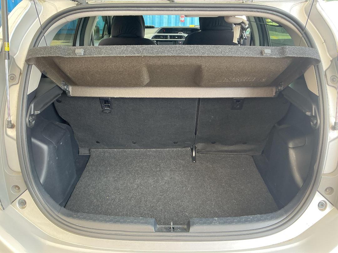 Photo '23' of Toyota Aqua