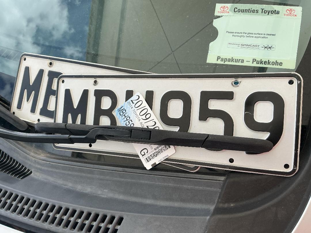 Photo '26' of Toyota Aqua