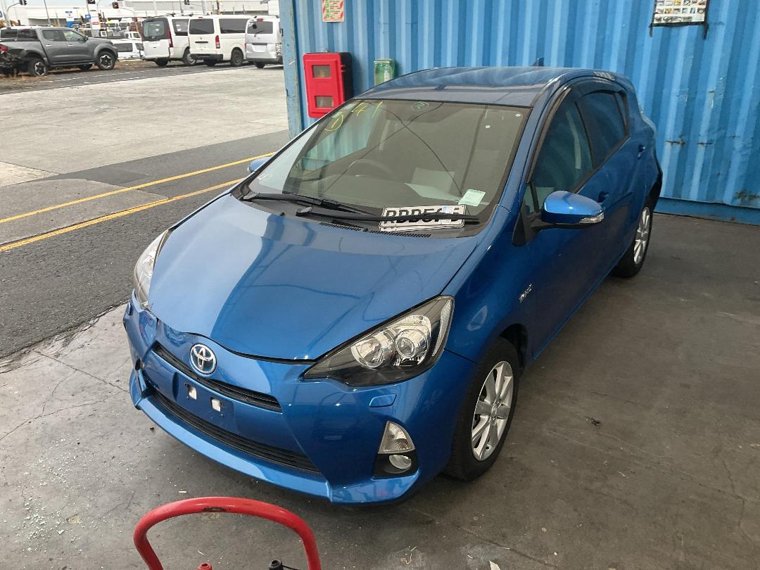 Photo '6' of Toyota Aqua